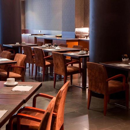 Ac Hotel Carlton Madrid By Marriott Εξωτερικό φωτογραφία