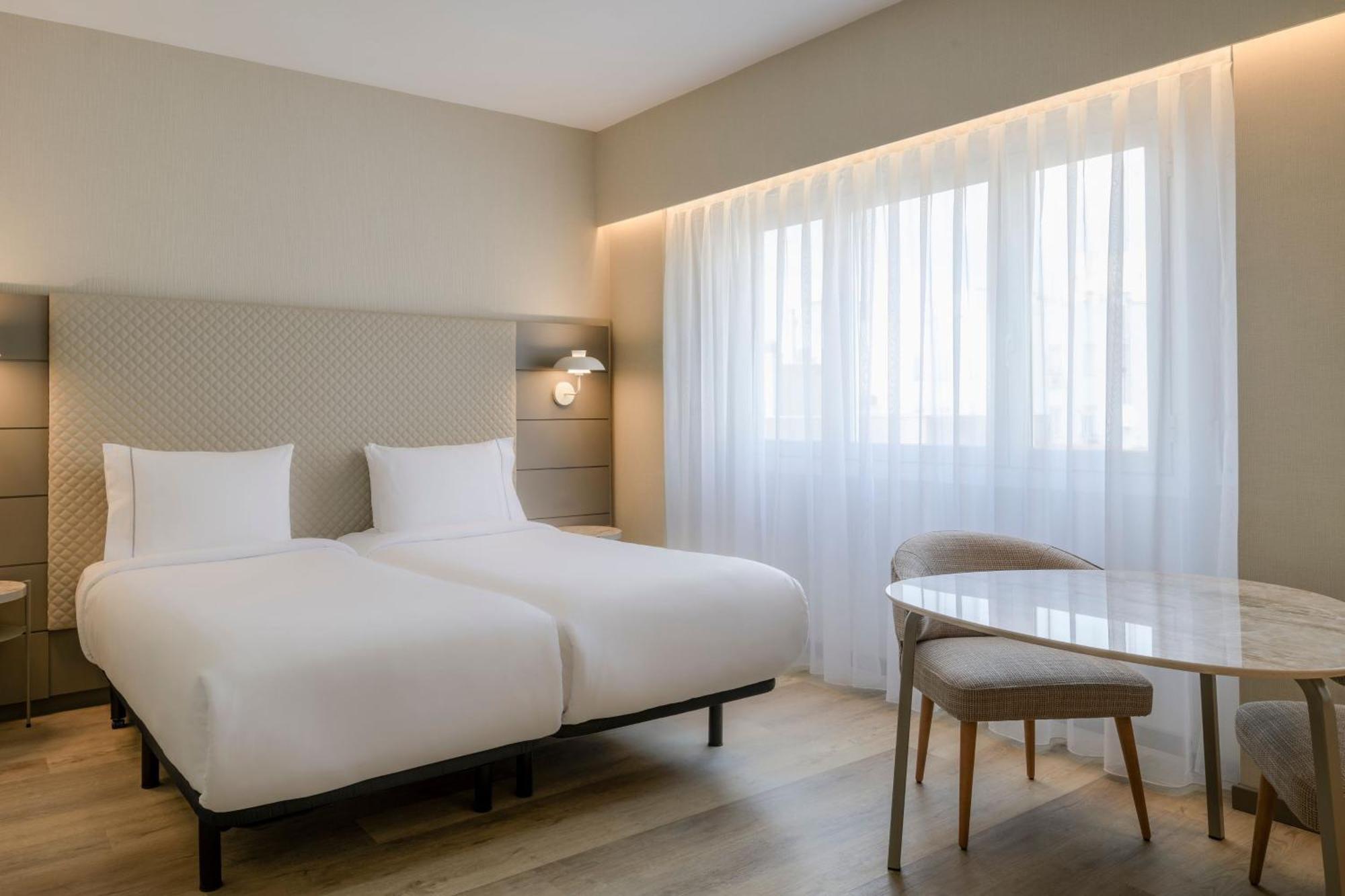 Ac Hotel Carlton Madrid By Marriott Εξωτερικό φωτογραφία