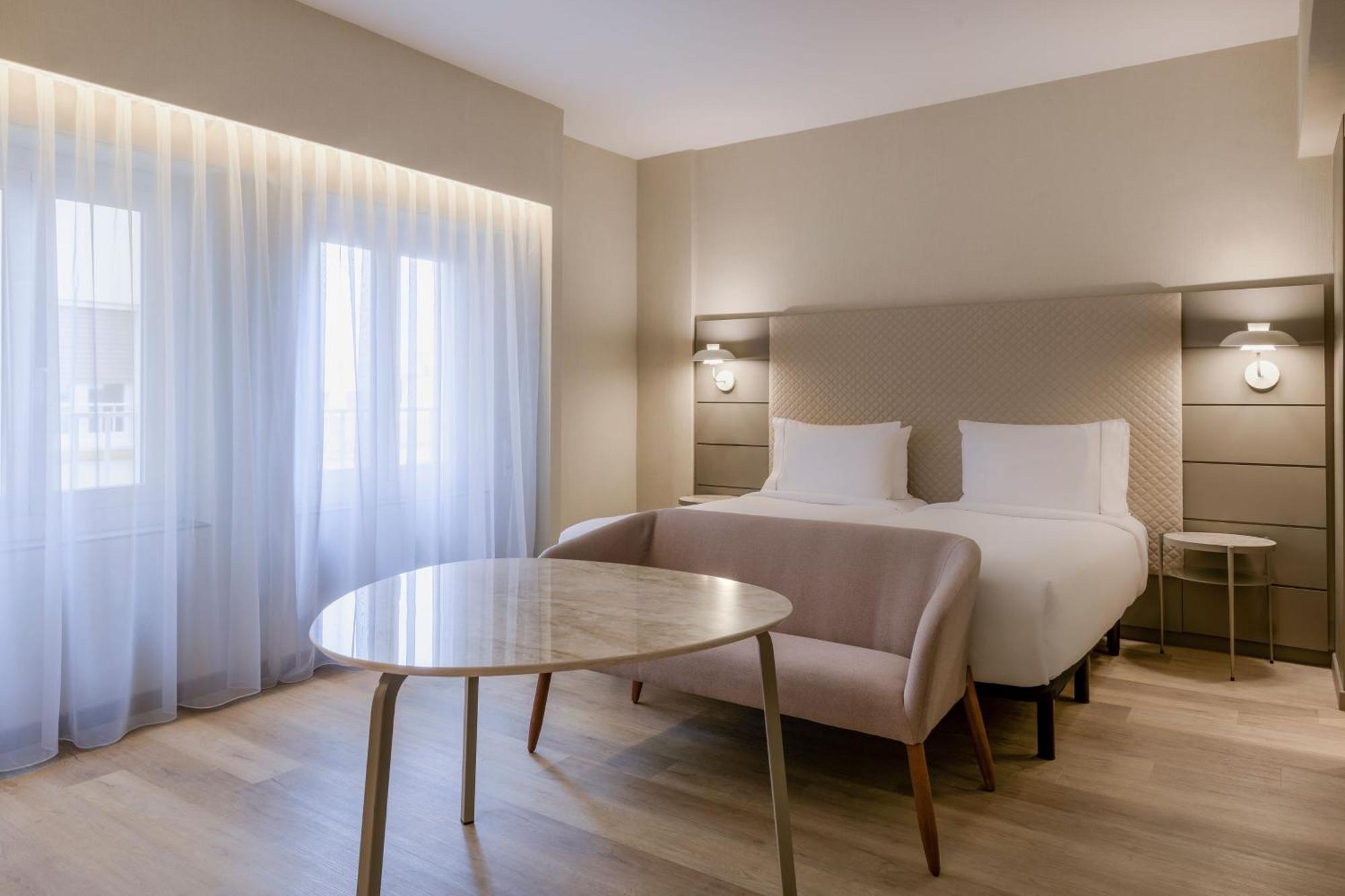 Ac Hotel Carlton Madrid By Marriott Εξωτερικό φωτογραφία