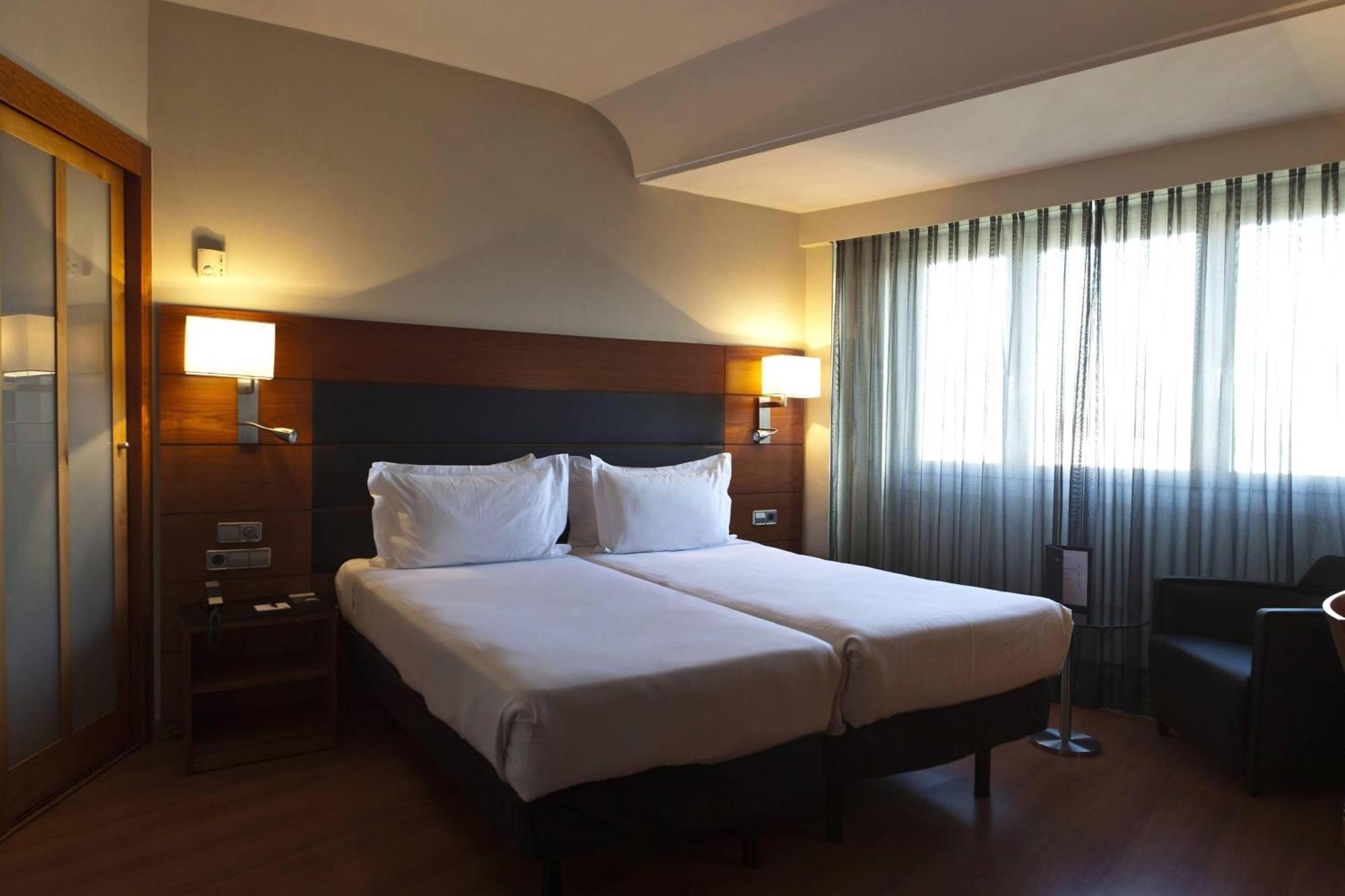 Ac Hotel Carlton Madrid By Marriott Εξωτερικό φωτογραφία