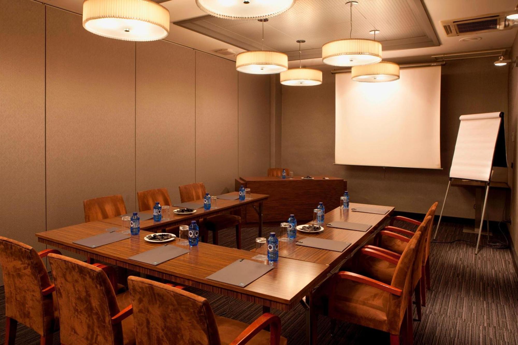Ac Hotel Carlton Madrid By Marriott Εξωτερικό φωτογραφία