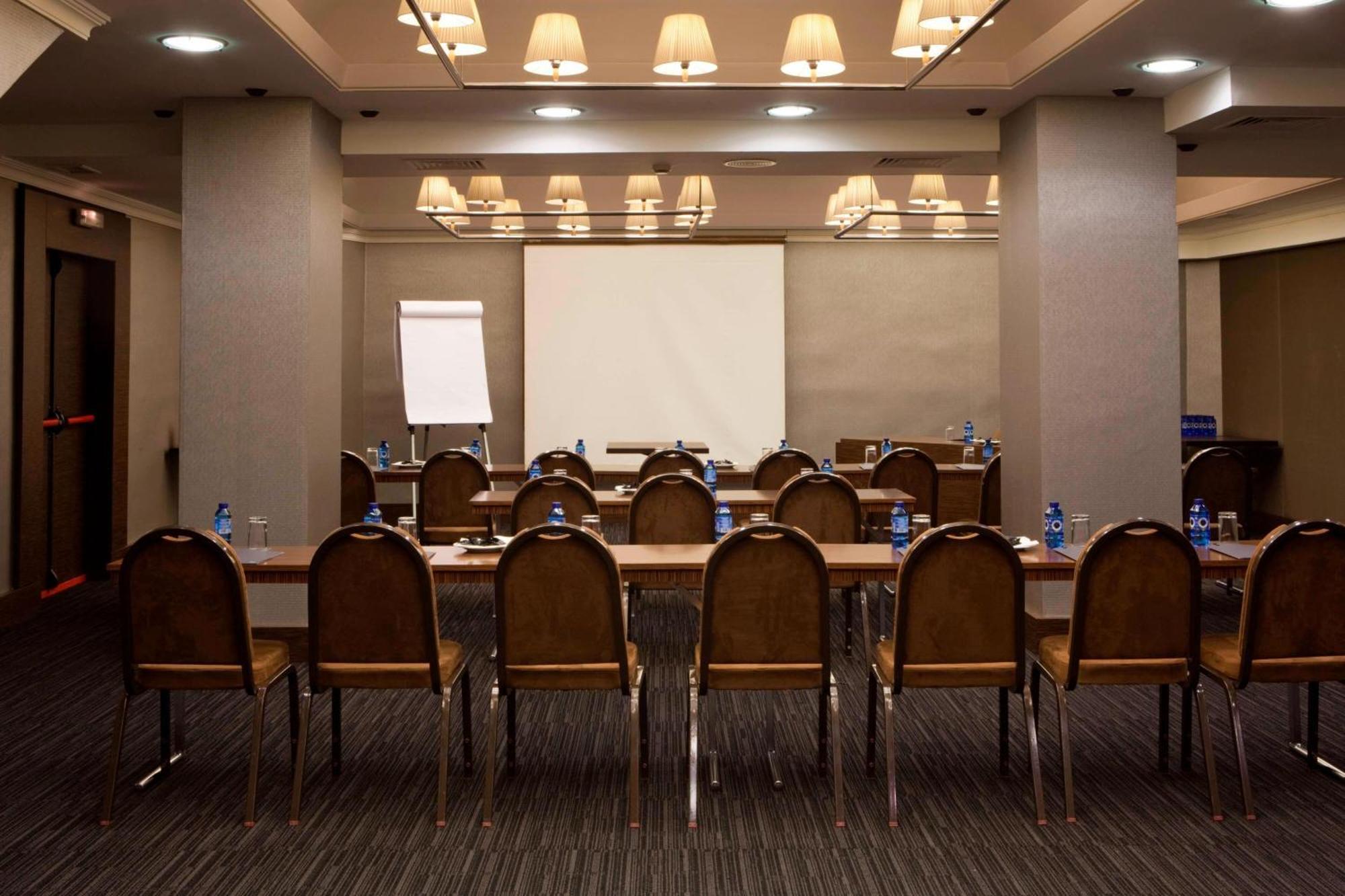 Ac Hotel Carlton Madrid By Marriott Εξωτερικό φωτογραφία