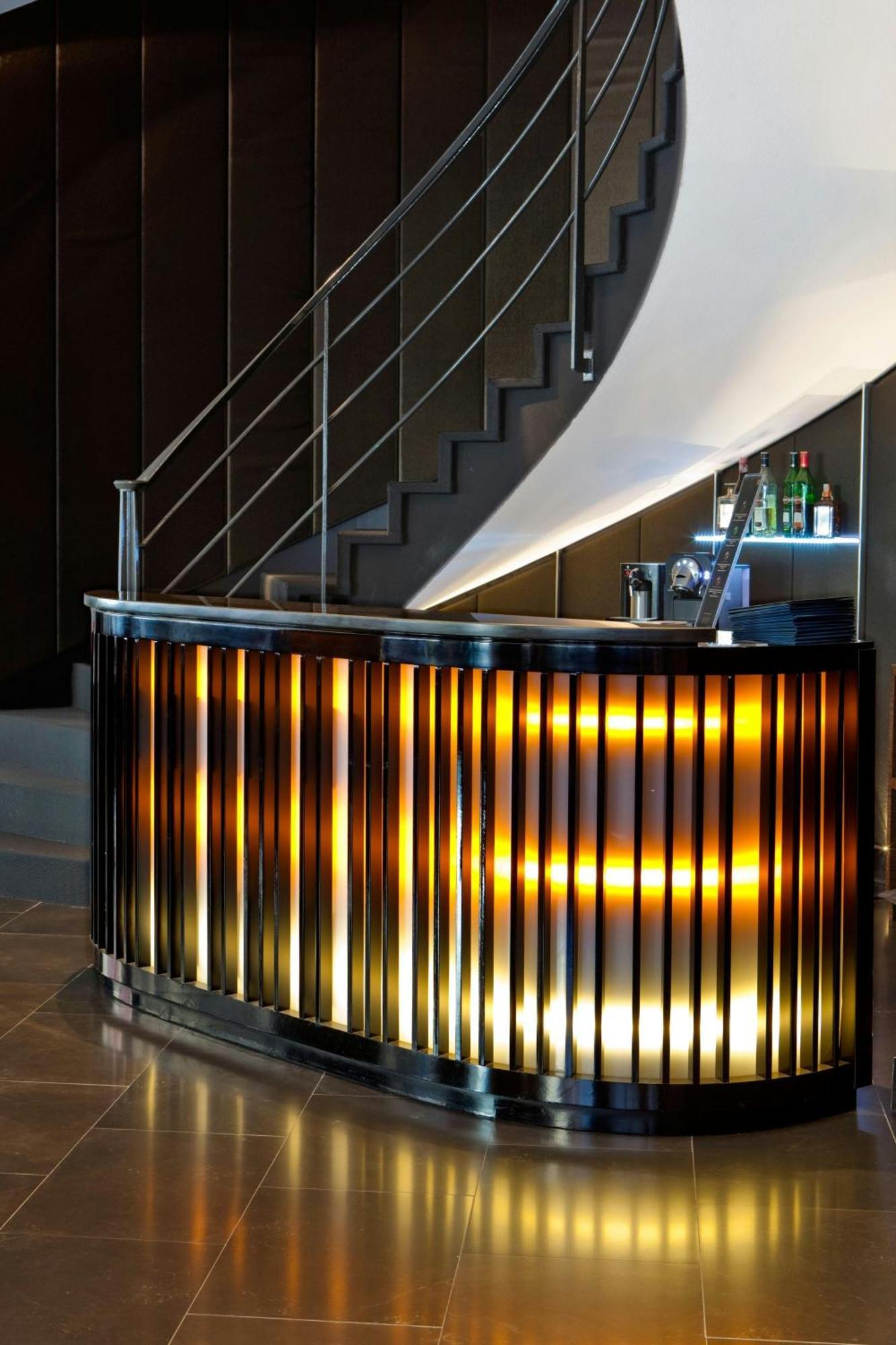 Ac Hotel Carlton Madrid By Marriott Εξωτερικό φωτογραφία